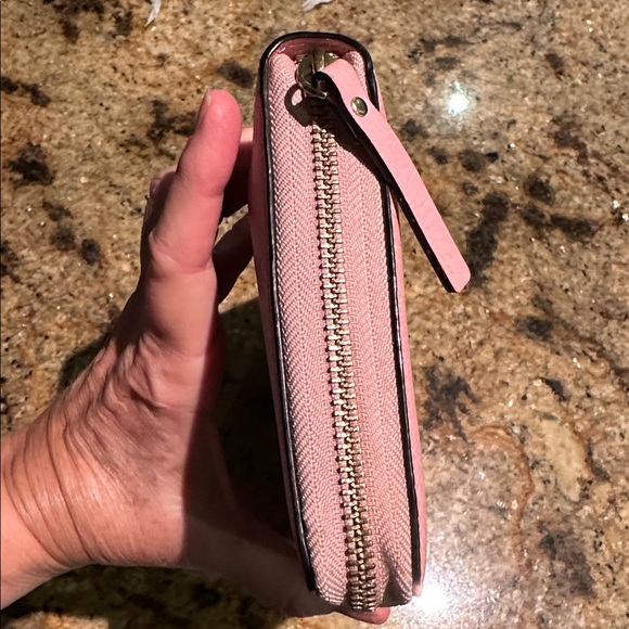 Kate Spade New York zip-around personal agenda or planner, ballet pink. - Picture 8 of 8